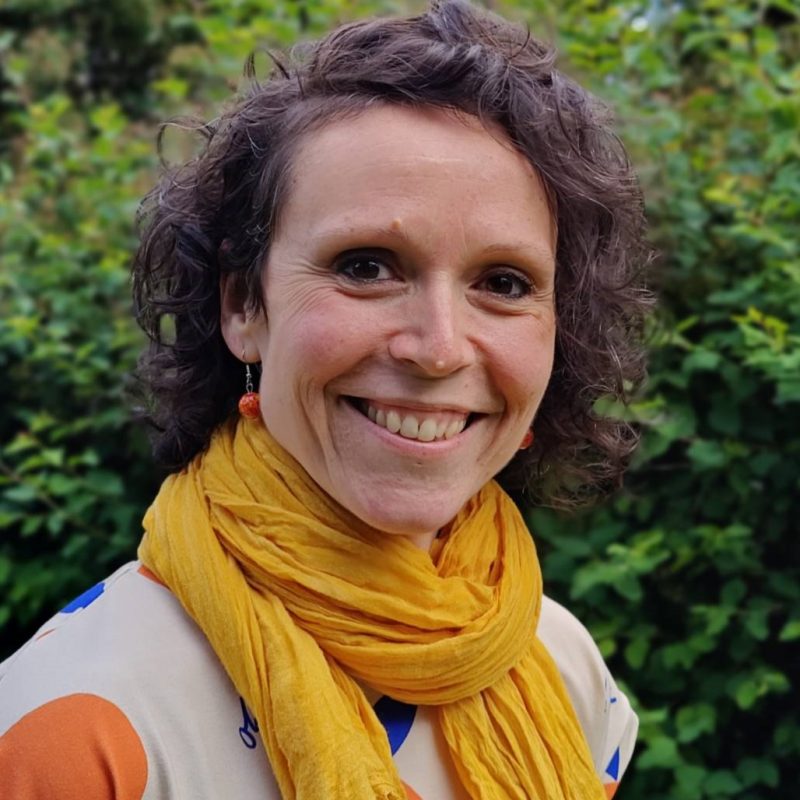 (Portrait: Teresa Vacek, Hebamme)